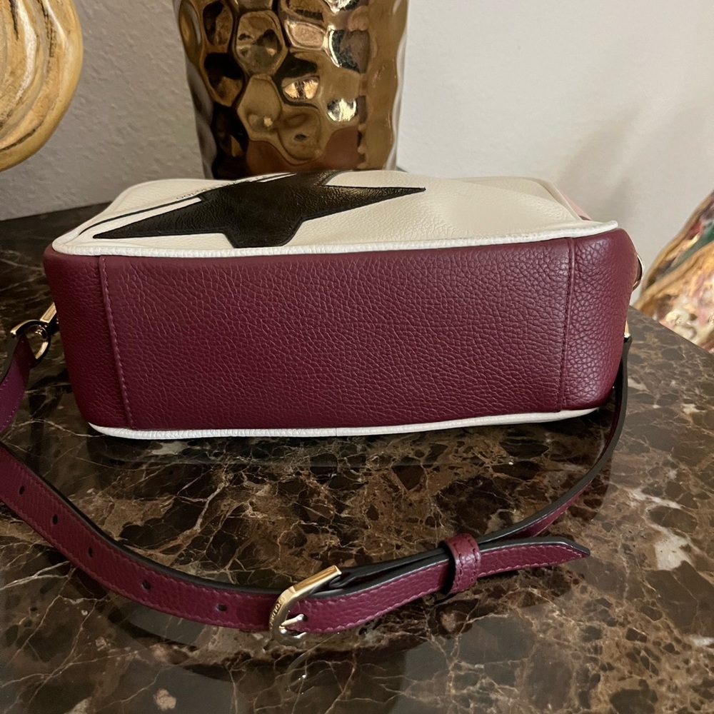 Golden Goose Star Made in Italy Soft-Grain Leather Crossbody Bag. - Picture 3 of 10
